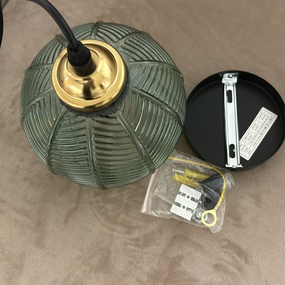 Green Pendant lighting fixture - Picture 11 of 17